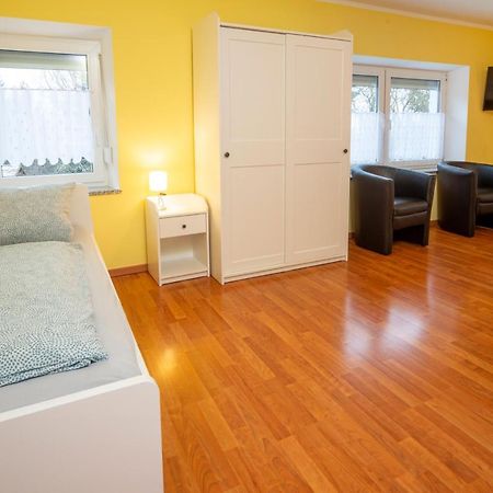 Monteur-/ Arbeiter-Apartment_ Wohnung 4 Memmingen Bagian luar foto